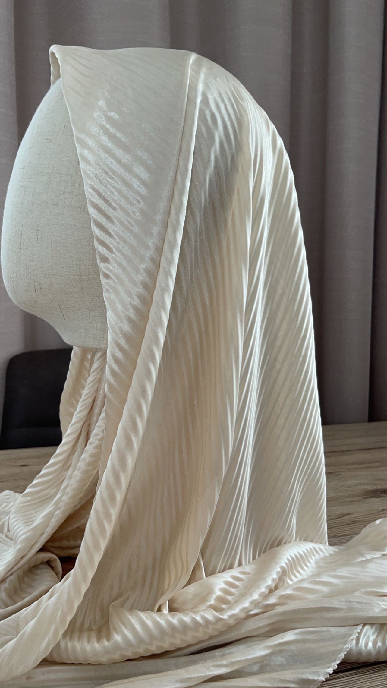 Hijab satiné plissée