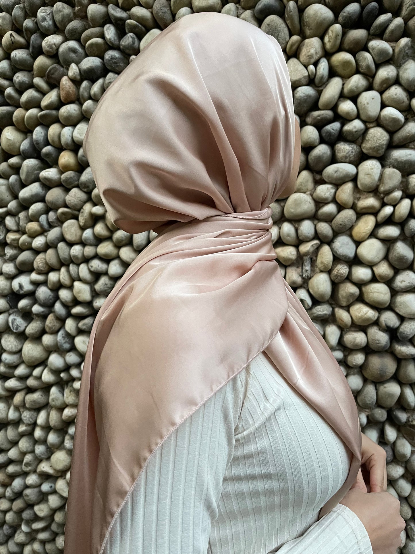 Hijabs satin bonnet intégré