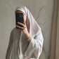 Hijab carré en satin, contour à perles