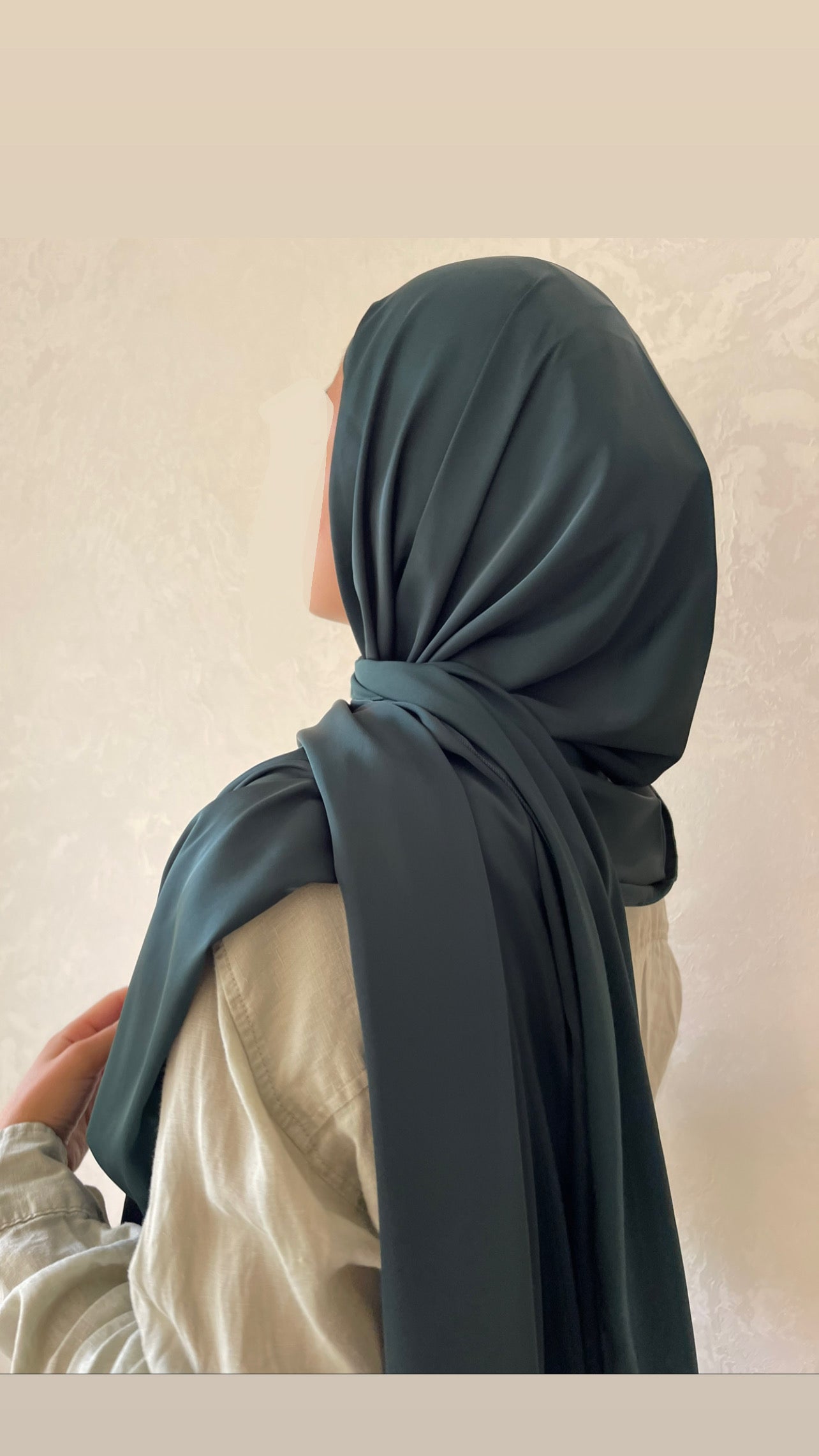 Hijabs satin bonnet intégré