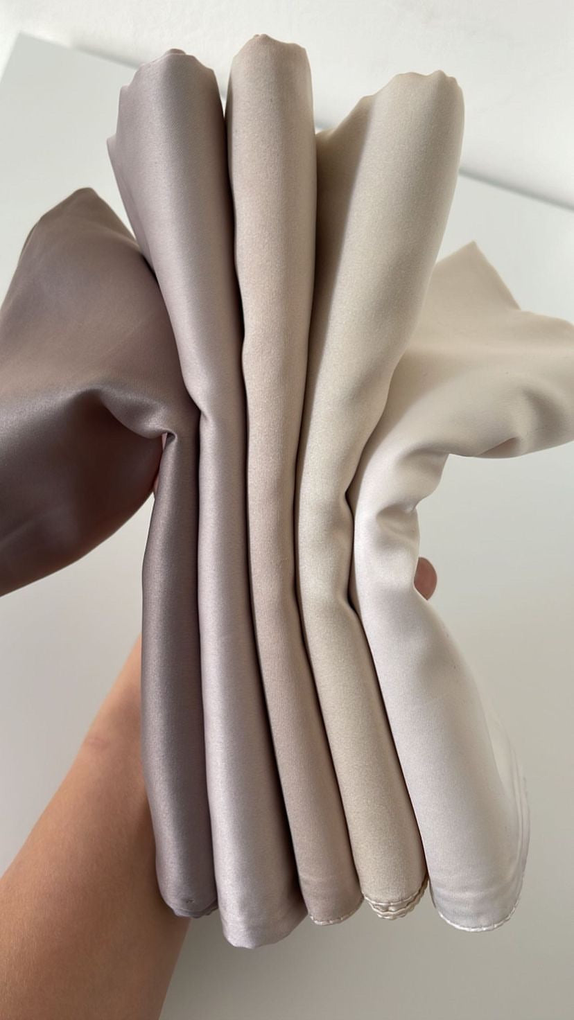 Hijab en satin carré