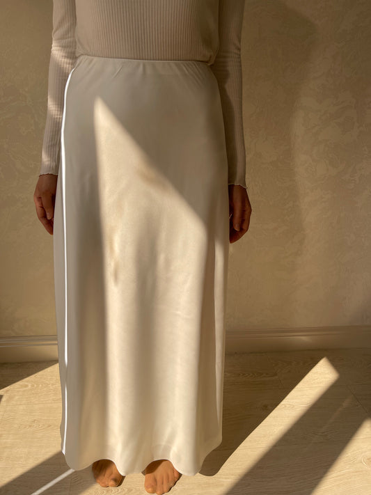 Jupe en biais satiné