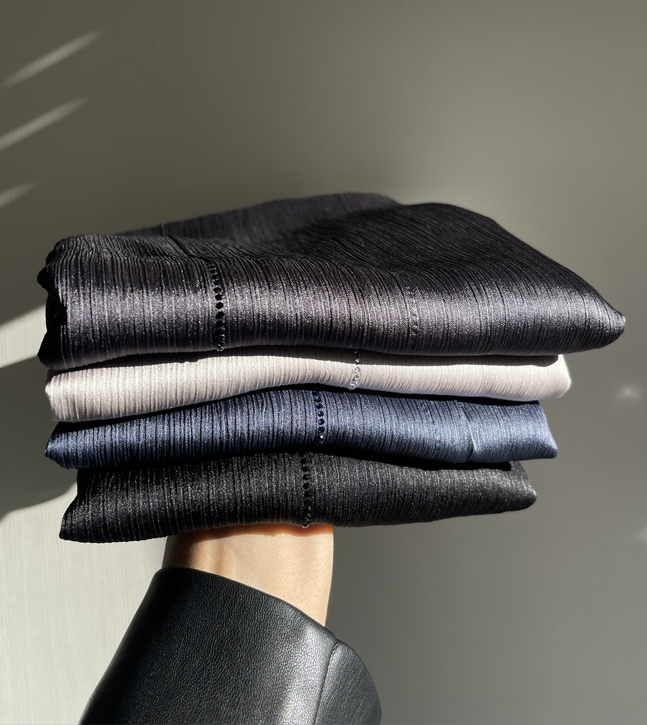 Hijab rayé à strass