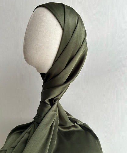 Hijab satin fin avec bonnet