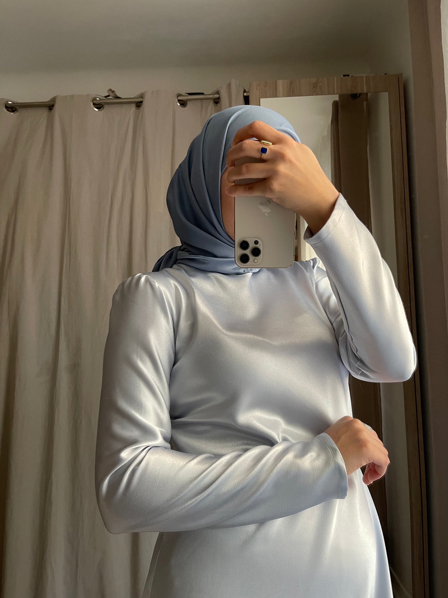 Hijab en satin carré