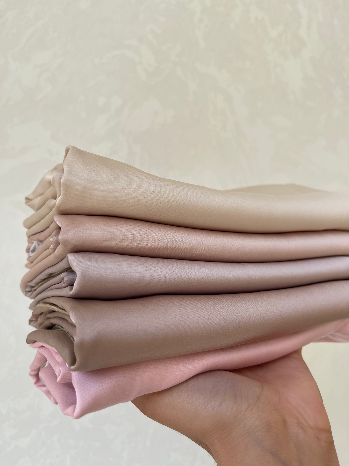 Hijabs satin bonnet intégré