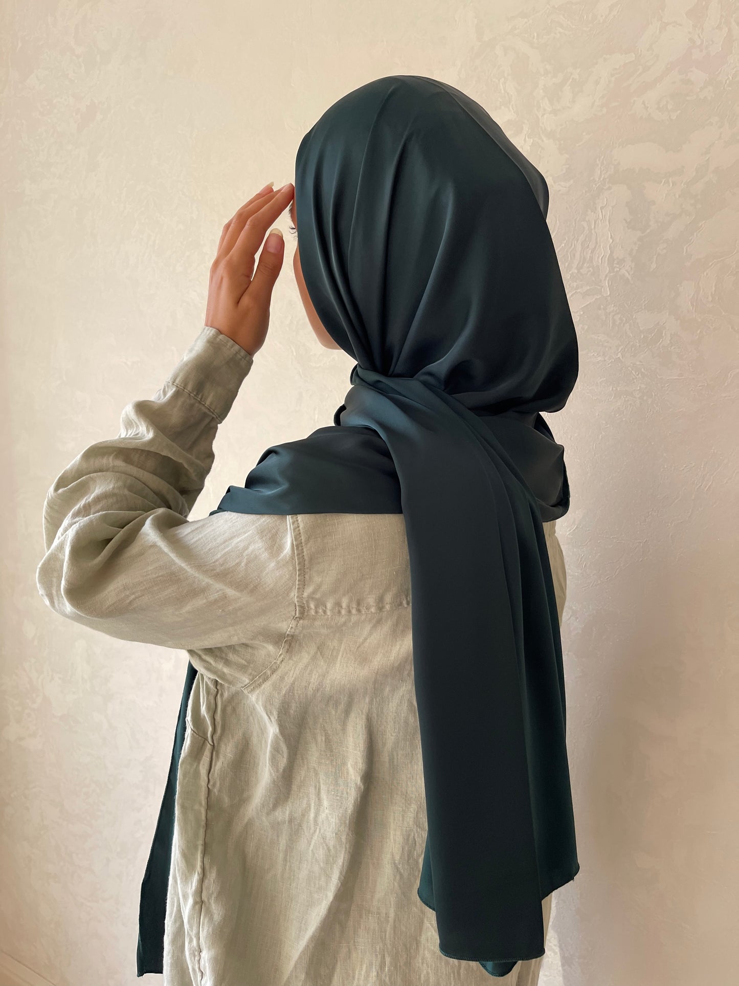 Hijabs satin bonnet intégré