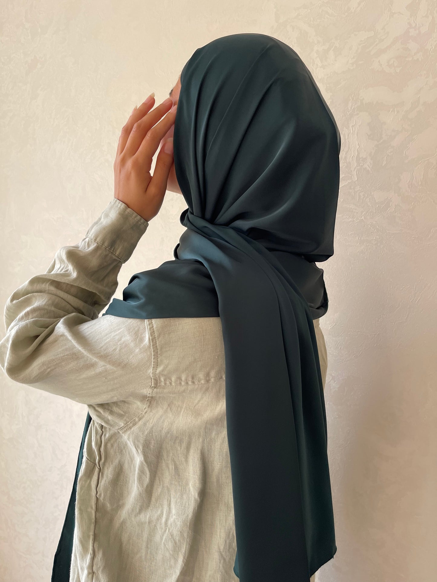 Hijabs satin bonnet intégré