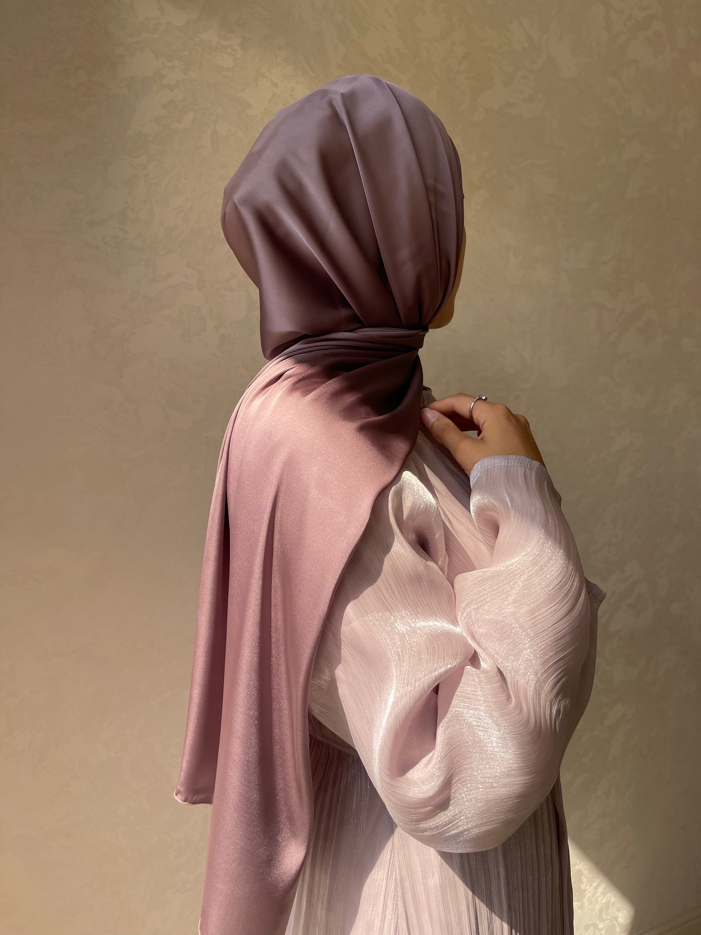 Hijabs satin bonnet intégré