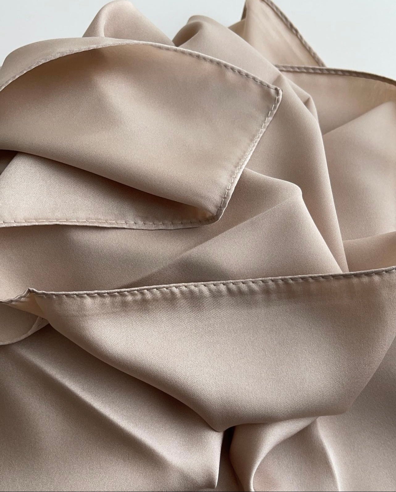 Hijab en satin carré